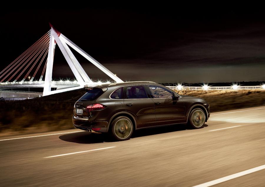  Porsche Cayenne 2011 года  (фото 12 из 107)